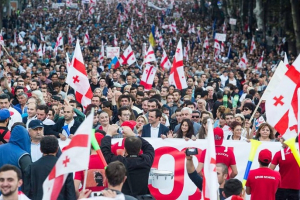 Gürcüstan üçün tarixi gün - xalq seçim edir