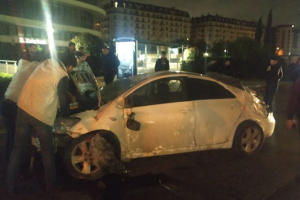 Taksi qəza törətdi - 4 sərnişin yaralandı