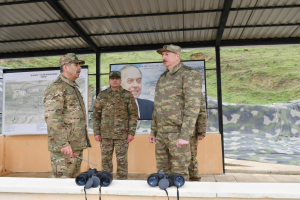 Prezident hərbi hissədə xüsusi təyinatlılarla görüşdü - FOTOLAR + YENİLƏNİB