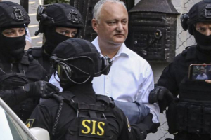 Moldovanın keçmiş prezidentinin ev dustaqlığının müddəti uzadılıb
