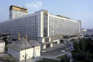 Azərbaycanlı iş adamı Kremlin yanında otel tikdirir