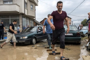 Makedoniyada sel 15 can aldı