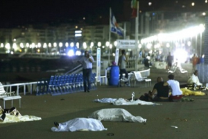 Fransada dəhşətli terror: 80 ölü, 100 yaralı