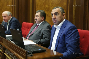 Erməni deputat `qanuni oğru`ları güllələdib - Moskvada ŞOK