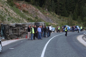 Türkiyədə avtobus qəzası - 48 nəfər yaralandı