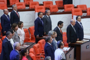 Türkiyə parlamenti təcili toplandı