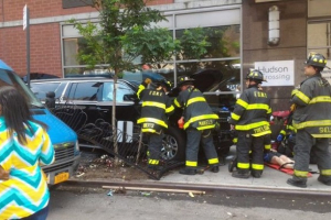 Nyu Yorkda insident - Sürücü maşını piyadaların üstünə sürdü