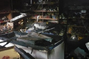 Mağaza yandı - Ərzaq malları kül oldu