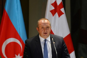 `Çoxqütblü dünyaya doğru` - Gürcüstan prezidenti Azərbaycana gəlir
