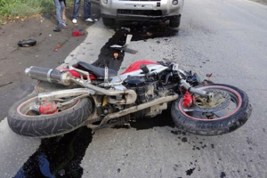 Biləsuvarda motosiklet qəzası - Sürücü öldü