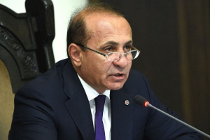 Erməni deputat baş naziri tənqid etdi: `Korrupsiya “yuxarı”dan başlayır`