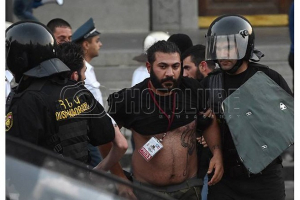 Polis zorakılığı və göz yaşları - İrəvan aksiyasından FOTOLAR