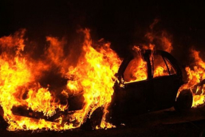Bakıda `Volkswagen` yandı