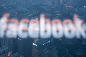 `Facebook` yenə çökdü